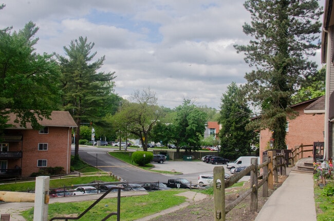 Hollow Run Apartments