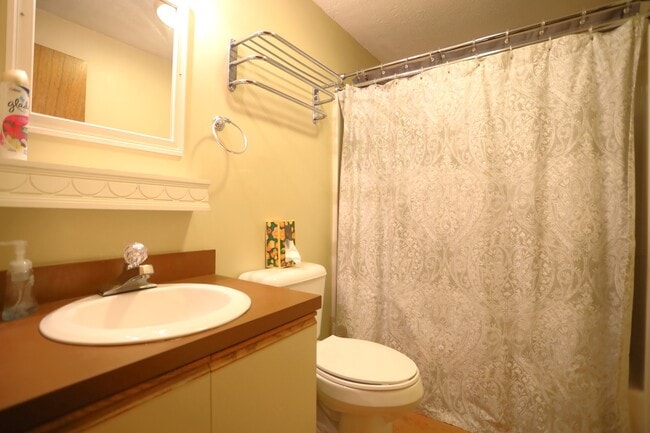 Photo - 12 Streamside Rd