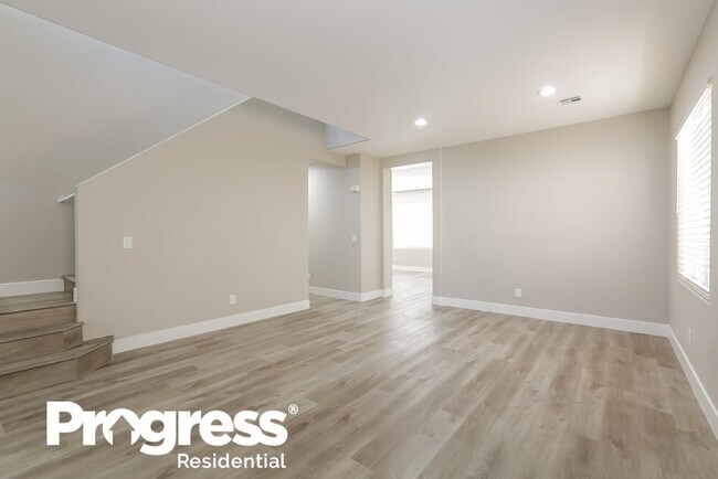 Photo - 8052 Severn Valley St