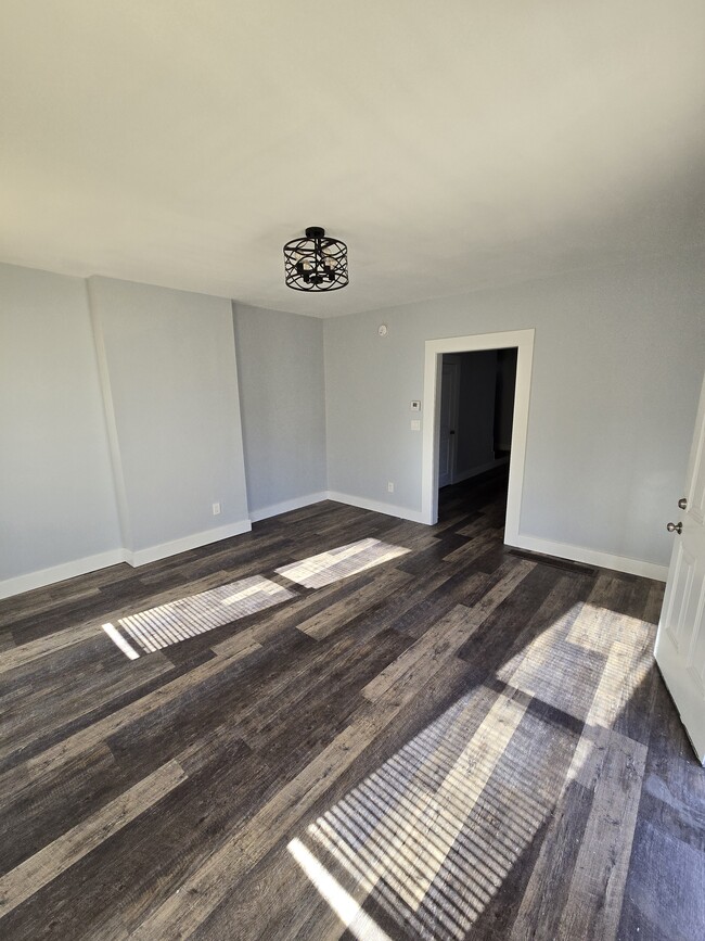 Living Room from Entry - 594 E Sycamore St Casa Adosada