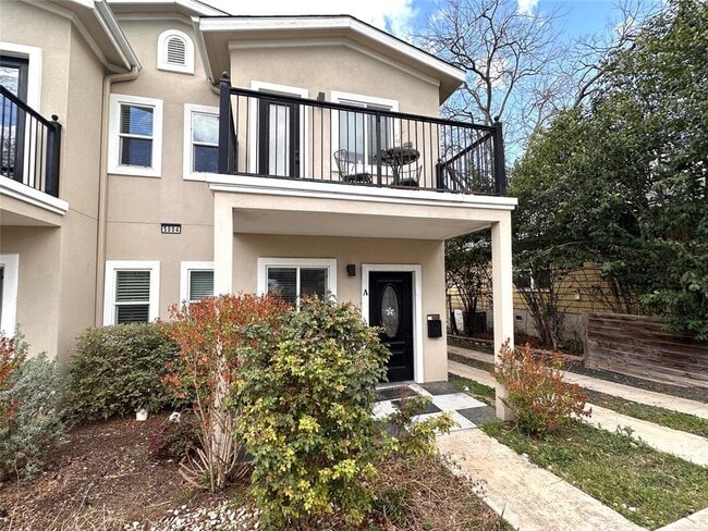 Photo - 5004 Rowena Ave Unit A