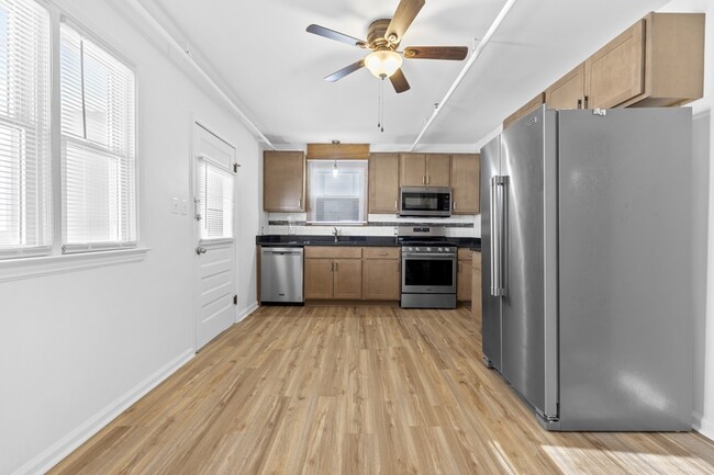 Photo - 2964 W Jefferson Ave