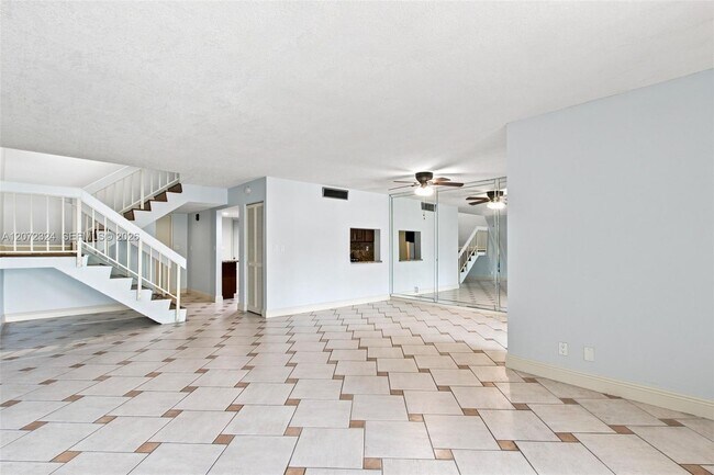 Building Photo - 6511 Racquet Club Dr Unit 46