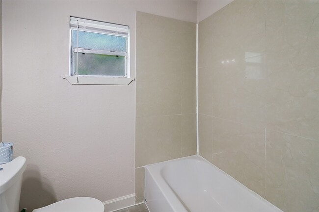 Building Photo - 243 Georgia St