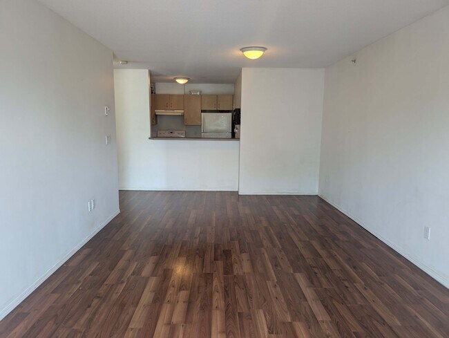 22355 48 Ave Unit 302