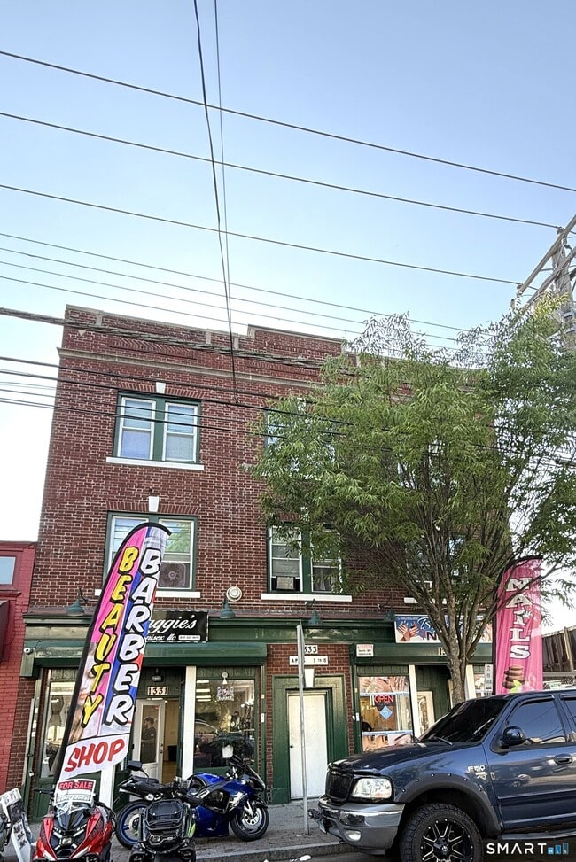 Building Photo - 1333 E Main St