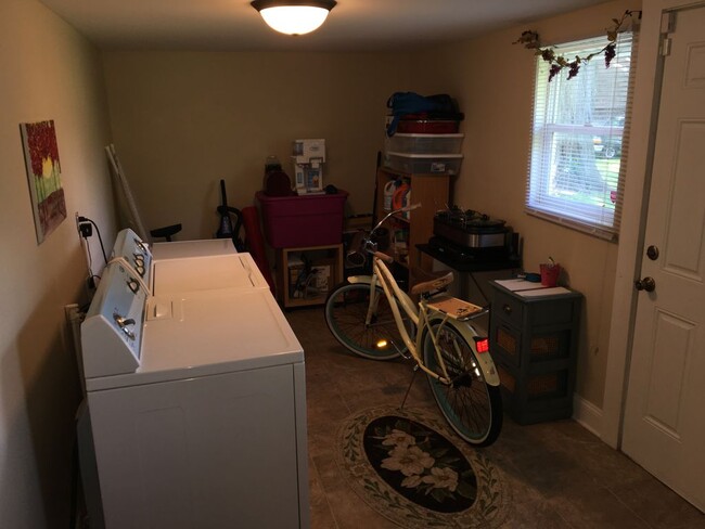 Laundry Room - 2712 S Moreland Ave House