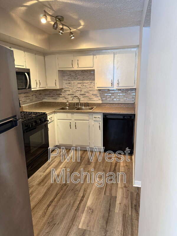 Photo - 5852 Shaw St Unit #1