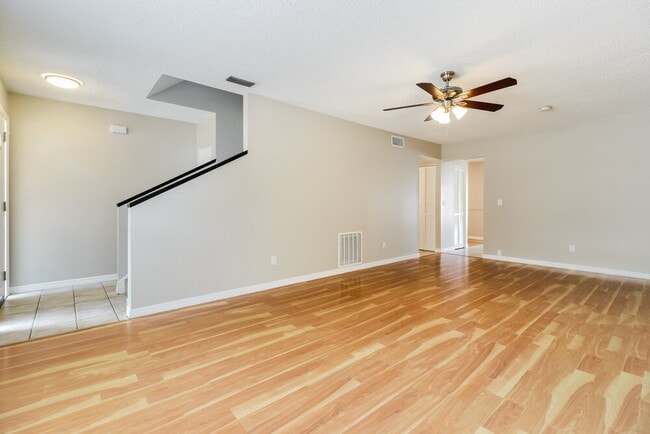 Photo - 2825 Cedaridge Dr