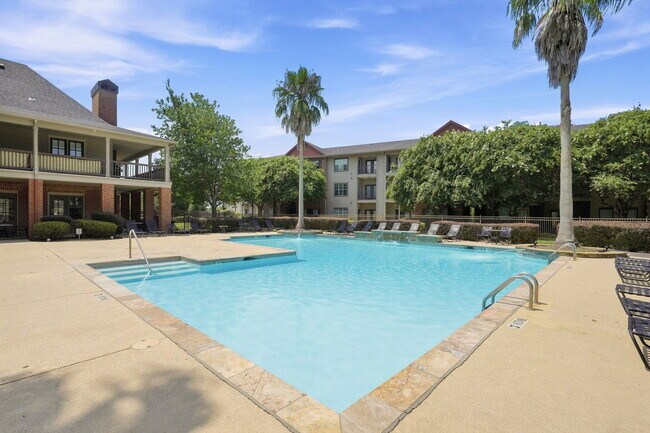 Clubhouse Pool