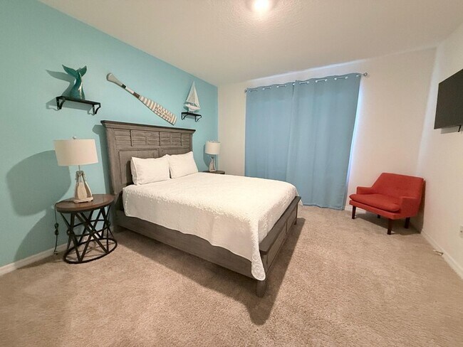 Photo - 7523 Oakmoss Loop