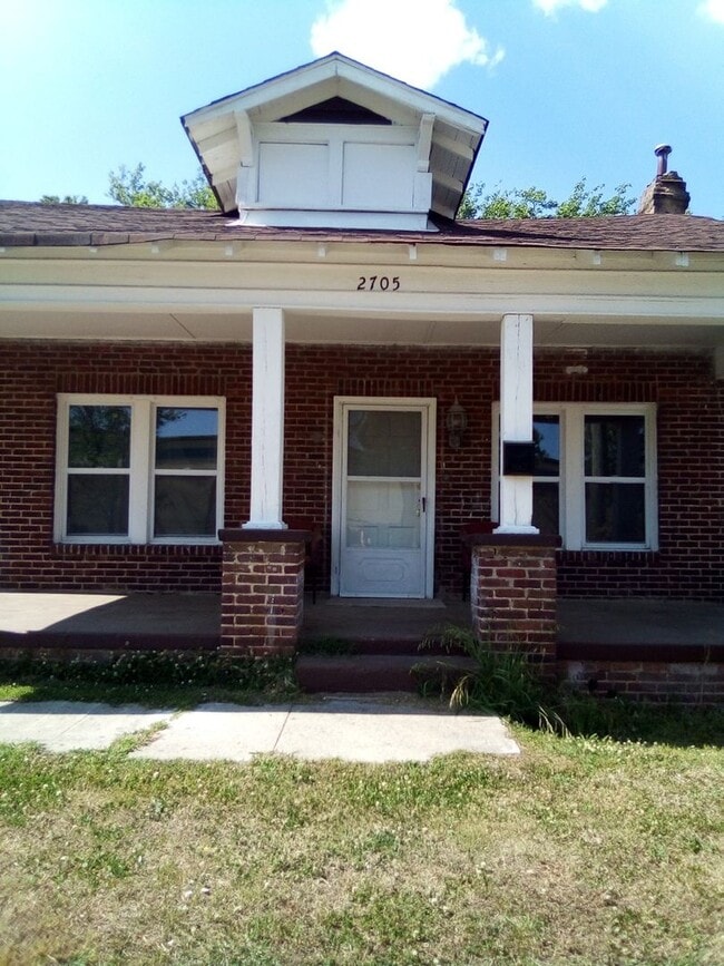 Photo - 2705 E Market St