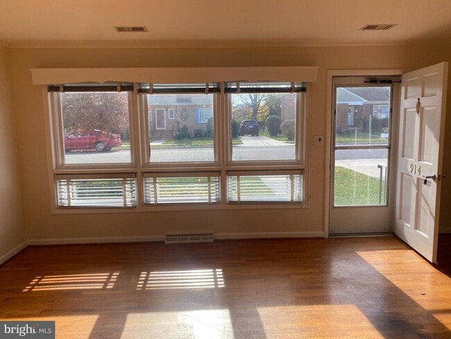 Photo - 914 Kinzel Dr
