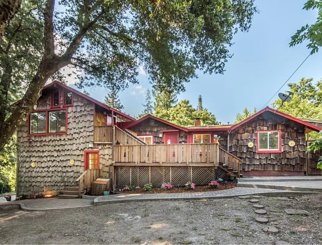 Photo - Beautiful 4 Bed 2 Bath Home On Over 1/2 An Acre | Redwood Estates