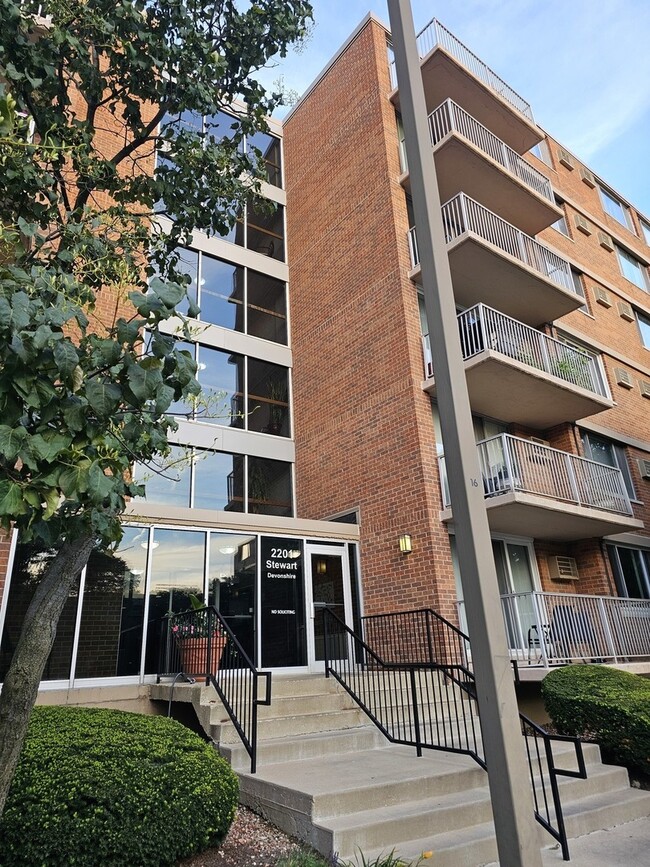 Photo - 2201 S Stewart Ave