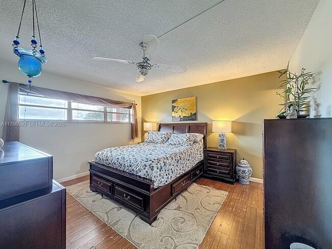 Photo - 9411 N Hollybrook Lake Dr Unit 304