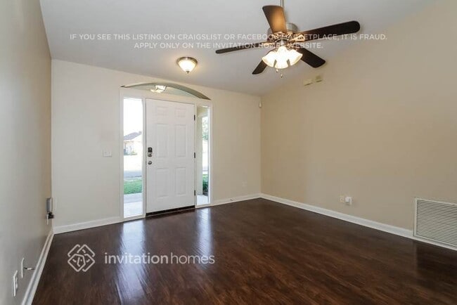 Photo - 1661 New London St