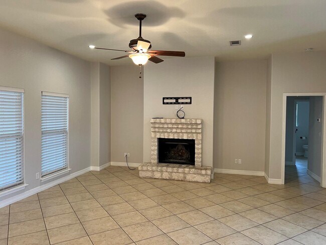 Photo - 503 Woodland Park Dr