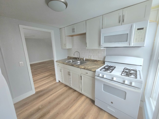 Photo - 25 Saltonstall St Unit Upstairs