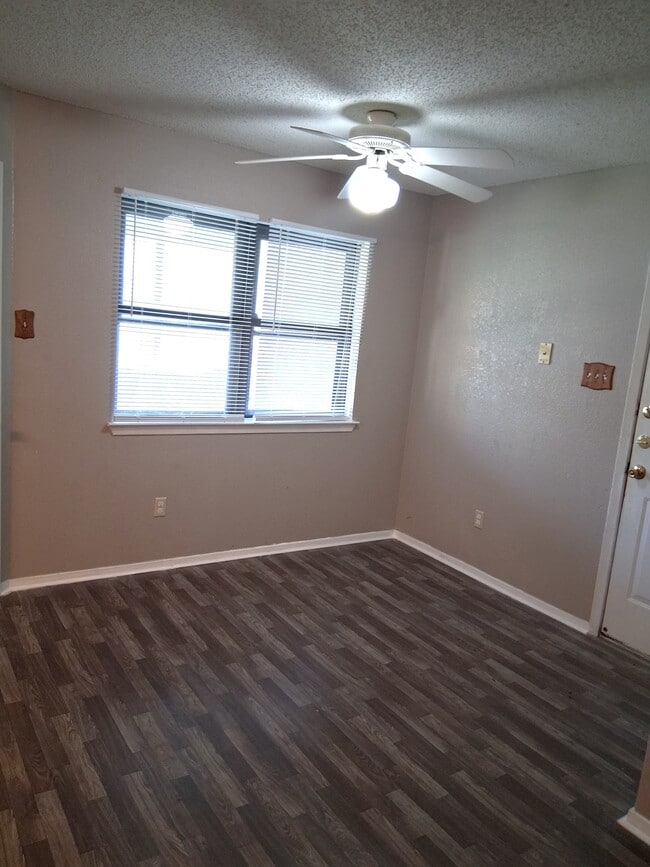 Photo - 3909 Shellrock Dr
