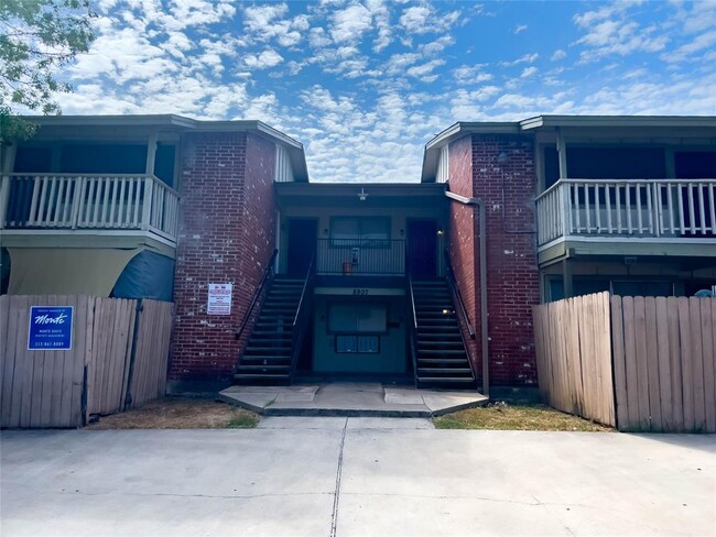 Building Photo - 8907 Parkfield Dr Unit 203 Rental