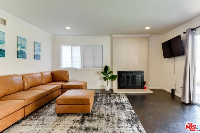 Photo - 11257 Collett Ave