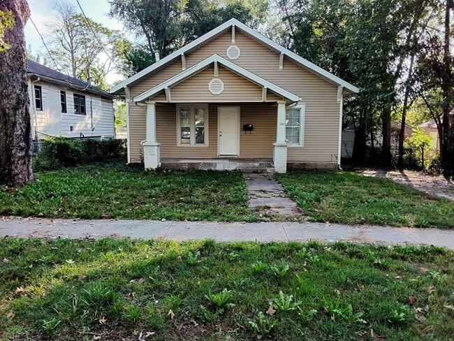 Building Photo - Charming 3-Bedroom Home Near the Park – Pe...