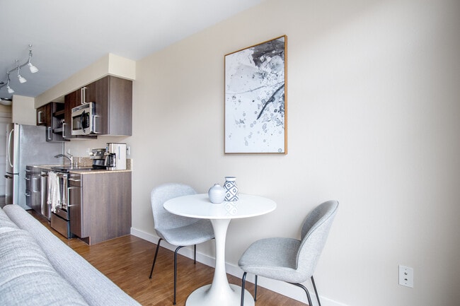 Photo - 215 10th Ave E Unidad ID2375A