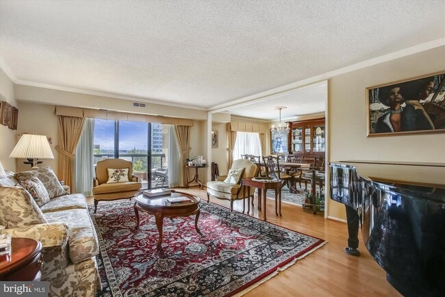 Photo - 8360 Greensboro Dr Unit 712