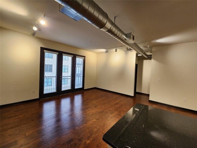 Photo - 5300 Peachtree Rd Unit 2212