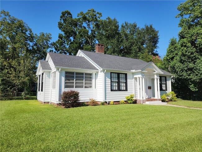 Photo - 2408 Dauphin St