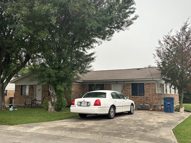 Photo - 218 Redbud Ln Unit B