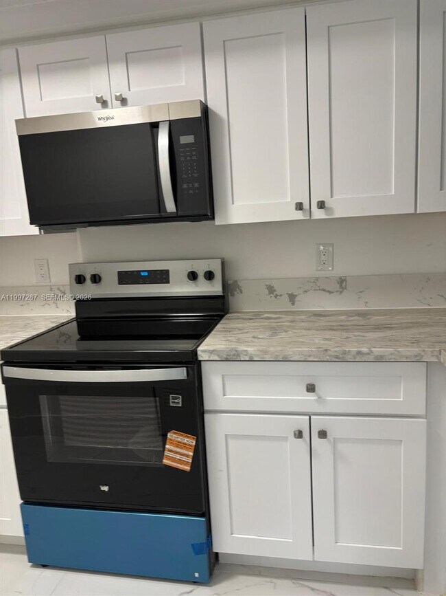 Photo - 18840 NW 57th Ave Unidad 301