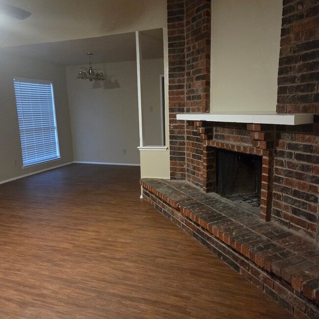 Photo - 520 Faye St