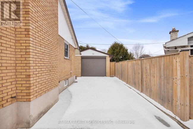 Photo - 185 Burlington St