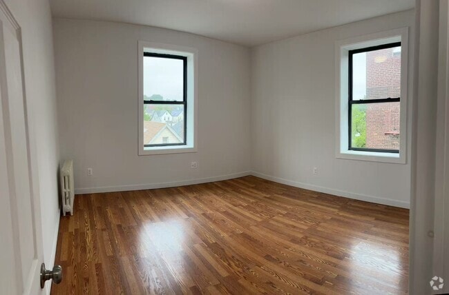 Building Photo - 6264 Saunders St Unit 4K Rental