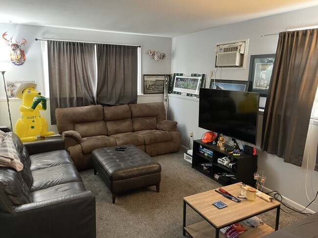 Photo - 1135 Beech St House