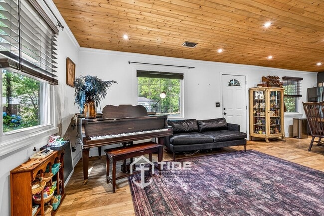 Photo - West Ashley Gem