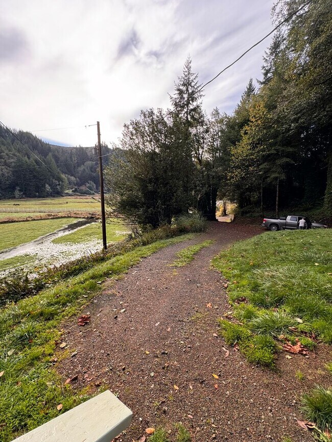 Photo - YOUR PACIFIC NORTHWEST RETREAT AWAITS! AV CHARGING STATION, GORGEOUS VIEWS, PRIVACY AND MORE!