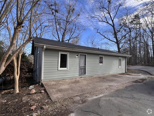 Building Photo - Ready Beautiful Cozy Cottage Rental