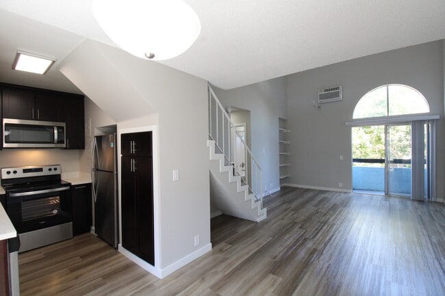 Building Photo - Oxnard Terrace Rental