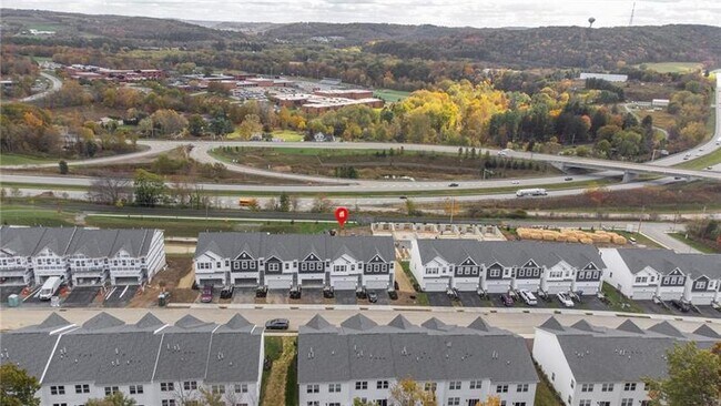 Photo - 126 Scotland Ln