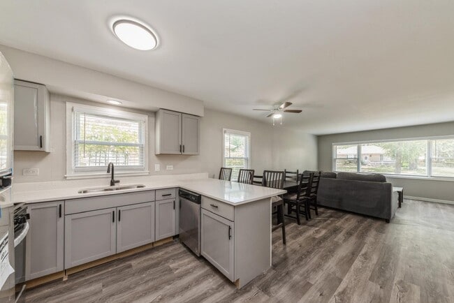 Photo - 856 E Capri Dr Unit 1