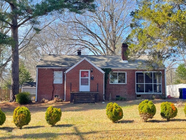 Photo - Carrboro Cool! Unique 4 bedroom house with...