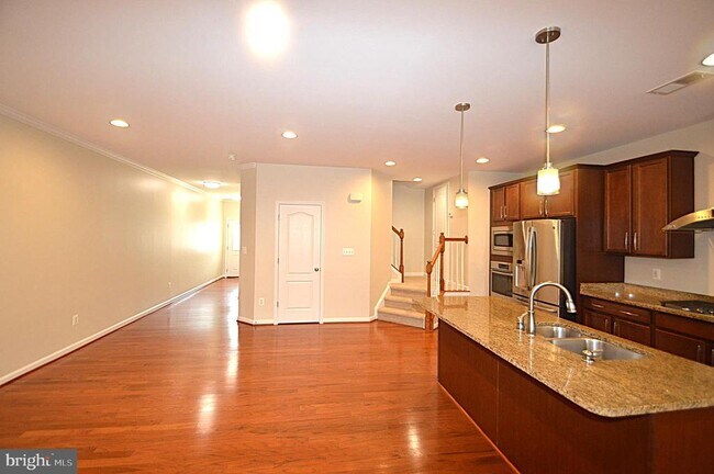 Photo - 41932 Stoneyford Terrace