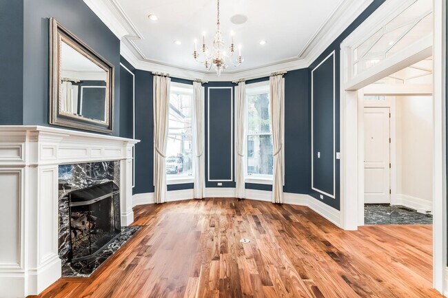 Photo - 118 W Chestnut St