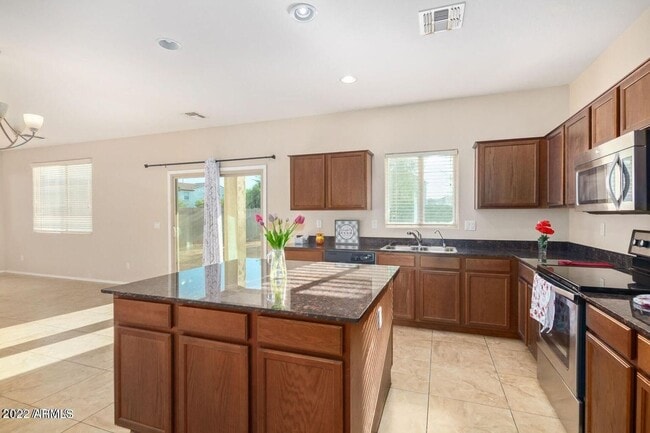 Photo - 4 Bedroom in Marley Park!