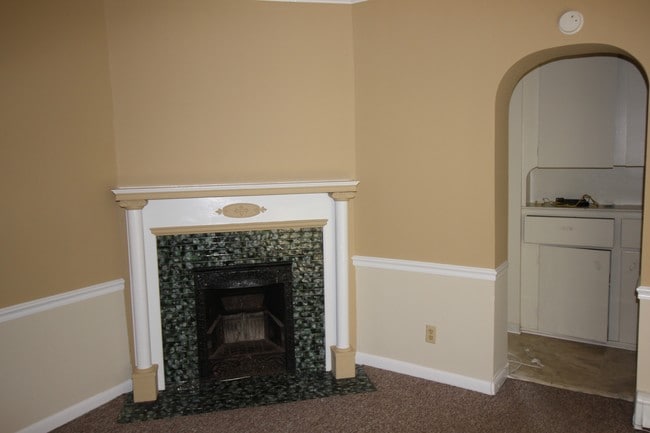 Building Photo - 603 Washtenaw Ave Unit 1 Rental
