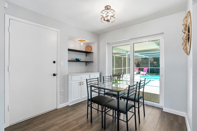 Photo - 4502 Parrot Ave