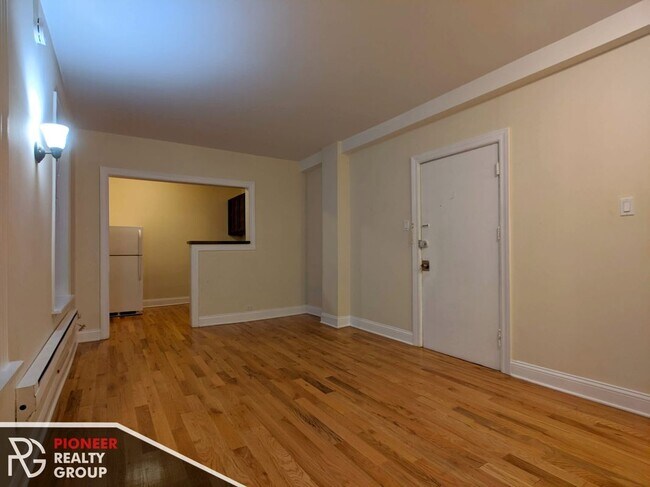 Photo - 1347 N Dearborn St Unit 204